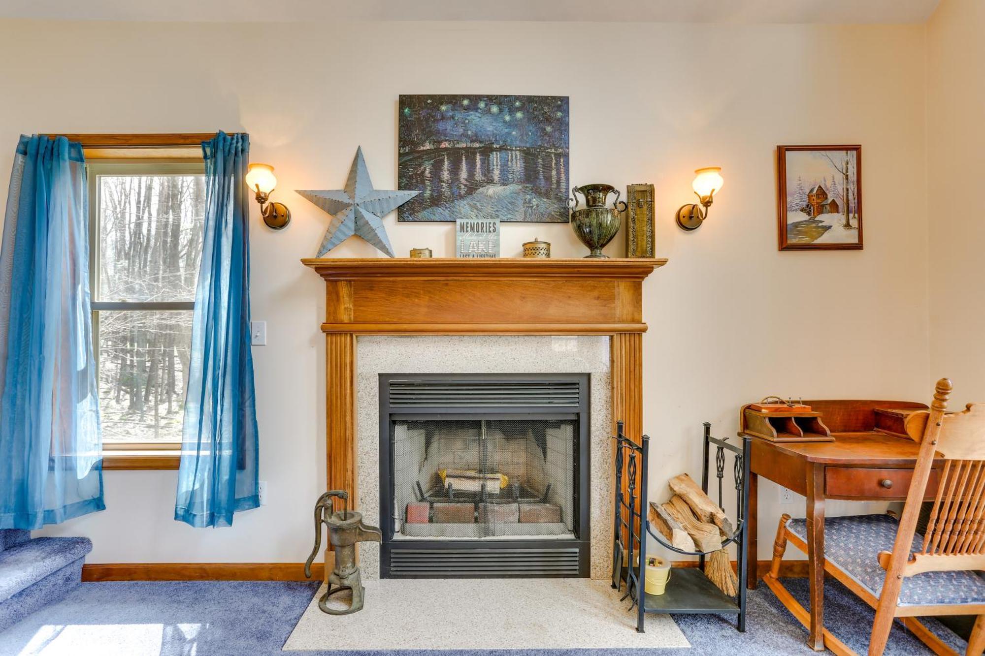Holiday home Wallenpaupack Fall Getaway With Deck!